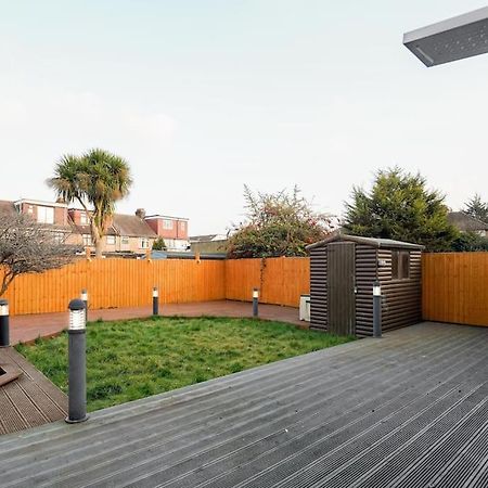 רומפורד Beautiful 4 Bed Immaculate Condition Refurbished Property מראה חיצוני תמונה