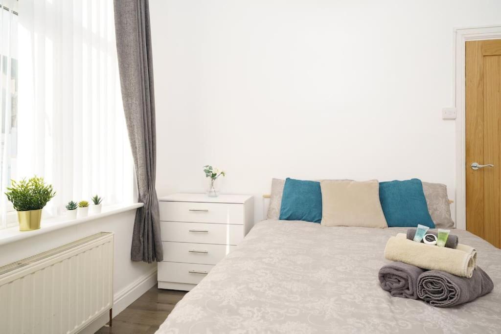 רומפורד Beautiful 4 Bed Immaculate Condition Refurbished Property מראה חיצוני תמונה