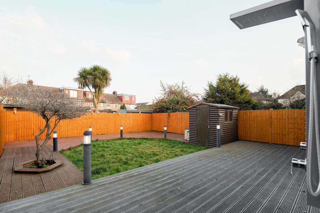 רומפורד Beautiful 4 Bed Immaculate Condition Refurbished Property מראה חיצוני תמונה