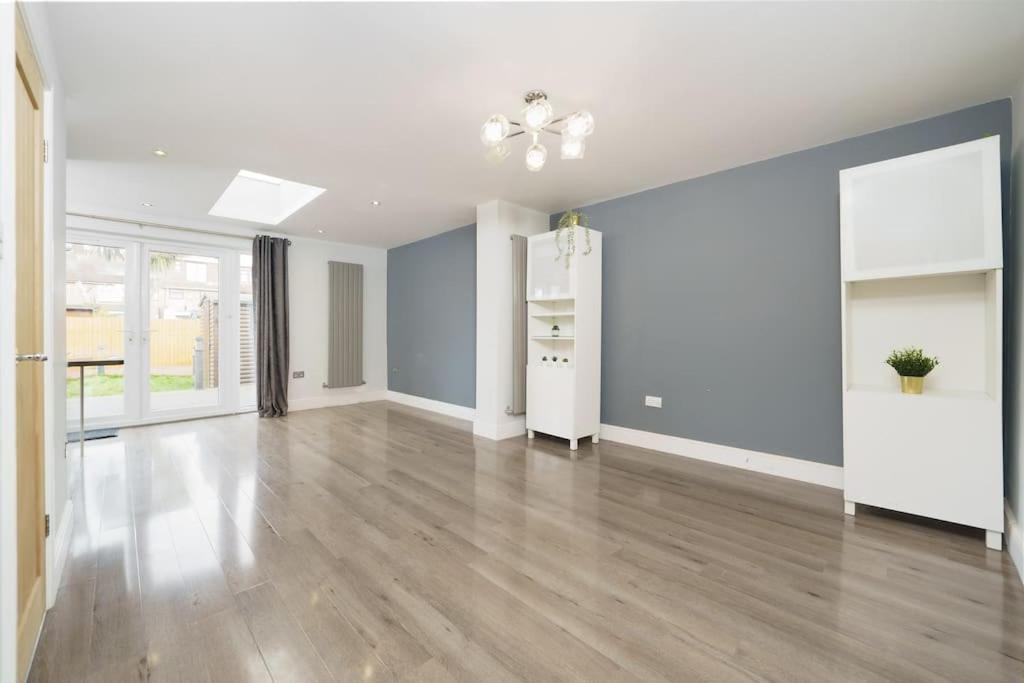 רומפורד Beautiful 4 Bed Immaculate Condition Refurbished Property מראה חיצוני תמונה