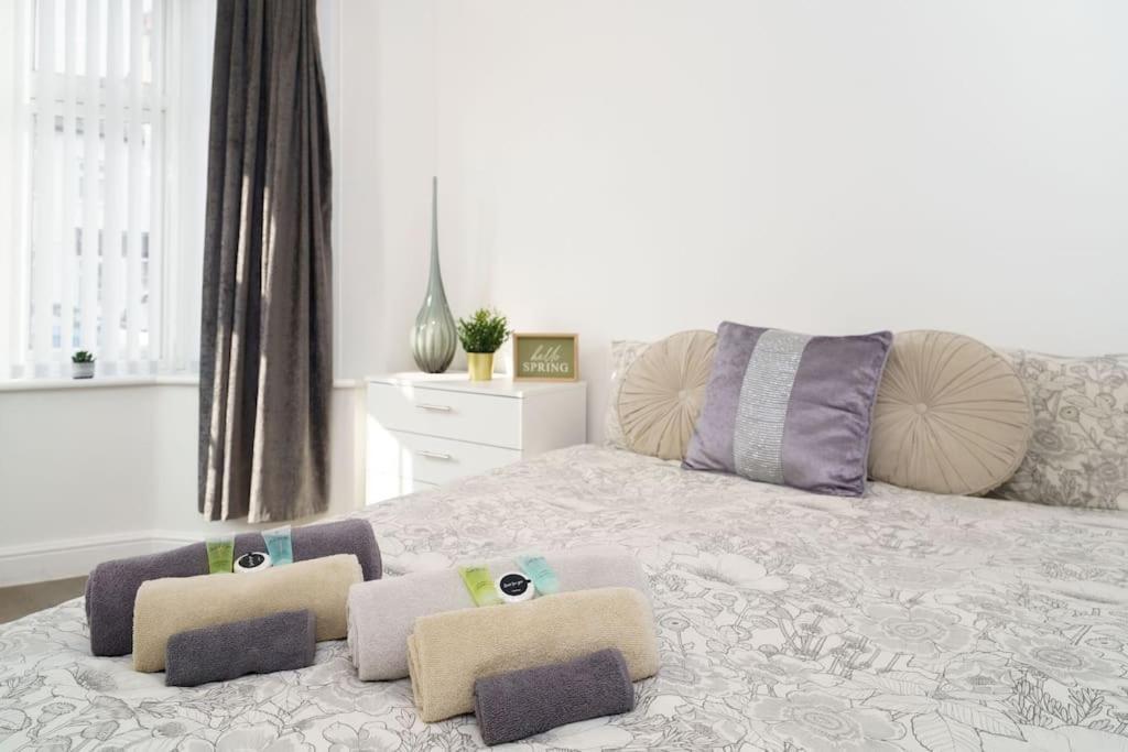 רומפורד Beautiful 4 Bed Immaculate Condition Refurbished Property מראה חיצוני תמונה