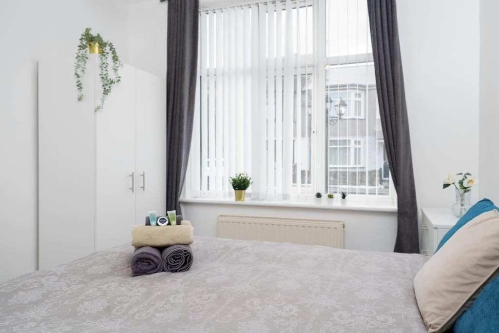 רומפורד Beautiful 4 Bed Immaculate Condition Refurbished Property מראה חיצוני תמונה