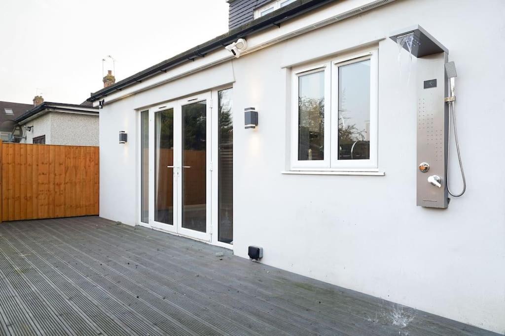 רומפורד Beautiful 4 Bed Immaculate Condition Refurbished Property מראה חיצוני תמונה